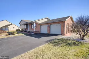 722 Mahantango Dr, Chambersburg, PA 17202 - Photo 5