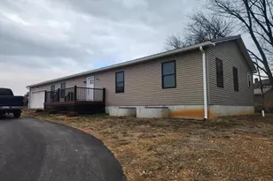 235 Hickory Dr, Chambersburg, PA 17202 - Photo 3