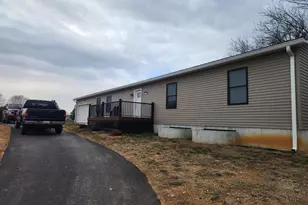 235 Hickory Dr, Chambersburg, PA 17202 - Photo 5