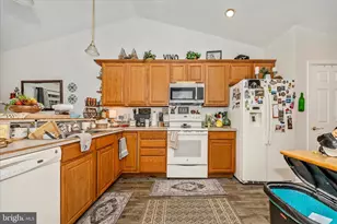 608 Brookview Dr, Greencastle, PA 17225 - Photo 13