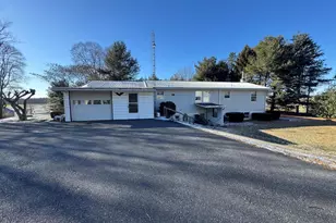 1354 Mt Pleasant Rd, Fayetteville, PA 17222 - Photo 3