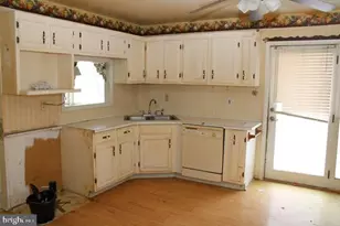 12228 Blue Mountain Ave, Waynesboro, PA 17268 - Photo 3