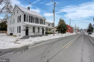 828 Broad St, Chambersburg, PA 17201 - Photo 3