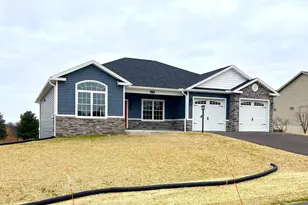 6195 Merion Dr, Fayetteville, PA 17222 - Photo 1