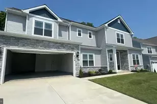 424 Abigail Ave, Waynesboro, PA 17268 - Photo 1