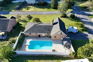 47 Emerald Dr, Chambersburg, PA 17202 - Photo 3