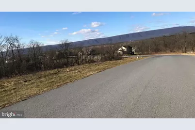 276 Sandoeshire, Chambersburg, PA 17201 - Photo 7