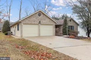 7010 Fairway Oaks, Fayetteville, PA 17222 - Photo 3