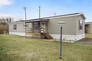 265 N Carlisle St, Greencastle, PA 17225 - Photo 1