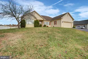 2944 Constellation Dr, Chambersburg, PA 17202 - Photo 3