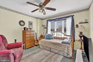 261 Sunbrook Dr, Chambersburg, PA 17201 - Photo 9