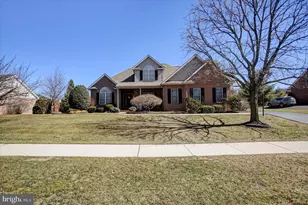 1634 Majestic Dr, Chambersburg, PA 17202 - Photo 3