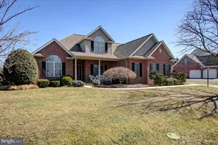 1634 Majestic Dr, Chambersburg, PA 17202 - Photo 1