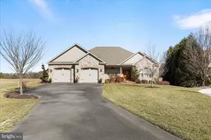 1464 Highfield Ct, Chambersburg, PA 17202 - Photo 1