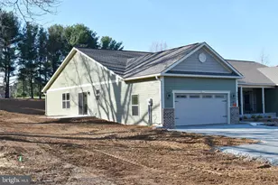 6342 Penn National Dr, Fayetteville, PA 17222 - Photo 31