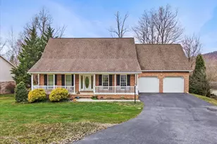 10819 Durham Cir, Waynesboro, PA 17268 - Photo 1