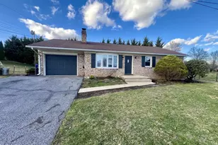 25 Birchway Dr, Chambersburg, PA 17202 - Photo 1