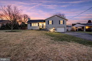 353 Town Dr, Greencastle, PA 17225 - Photo 5