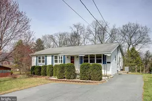 14 W Grandview Ave, Mercersburg, PA 17236 - Photo 1