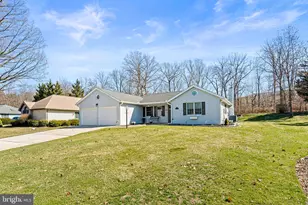 6839 Fairway Dr E, Fayetteville, PA 17222 - Photo 3