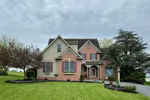 3439 Turnberry Dr, Chambersburg, PA 17202 - Photo 3