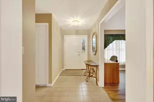 2324 Aronimink Cir, Fayetteville, PA 17222 - Photo 3