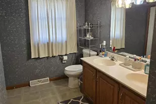 1047 Celeste Dr, Shippensburg, PA 17257 - Photo 7