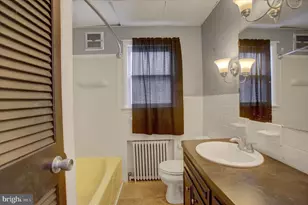 230 W 2nd St, Waynesboro, PA 17268 - Photo 9