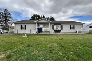 6395 Marsh Rd, Waynesboro, PA 17268 - Photo 1