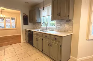 330 Parkwood Dr, Chambersburg, PA 17201 - Photo 3