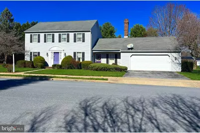 831 Rosewood Court, Chambersburg, PA 17201 - Photo 3
