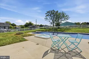 2308 Ocracoke Island Ct, Chambersburg, PA 17202 - Photo 11