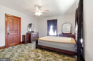 251 E E Grant Street St, Greencastle, PA 17225 - Photo 23