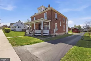 251 E E Grant St, Greencastle, PA 17225 - Photo 3