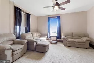 251 E E Grant St, Greencastle, PA 17225 - Photo 9