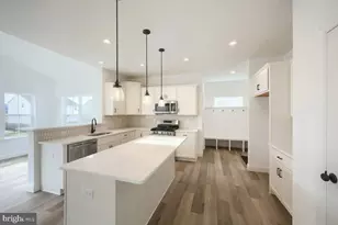 8761 Jocelyn Dr, Waynesboro, PA 17268 - Photo 9