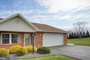 139 Central Way, Shippensburg, PA 17257 - Photo 3