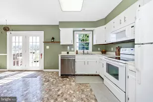 2608 Banbury Ln, Chambersburg, PA 17201 - Photo 7