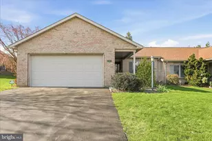 312 Woodvale Dr, Chambersburg, PA 17201 - Photo 3