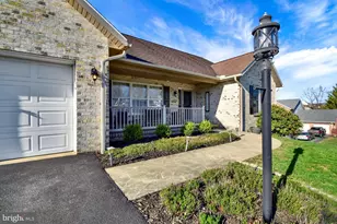 204 Jade Dr, Chambersburg, PA 17202 - Photo 3