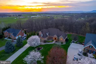 2368 Castlegreen Dr, Greencastle, PA 17225 - Photo 65