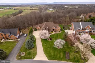 2368 Castlegreen Dr, Greencastle, PA 17225 - Photo 93