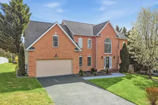 7980 Golf Vista Dr, Greencastle, PA 17225 - Photo 3