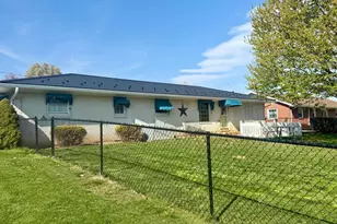 366 Town Dr, Greencastle, PA 17225 - Photo 5