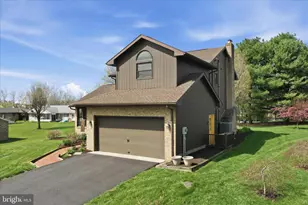 251 Stonegate Circle North N, Chambersburg, PA 17201 - Photo 3