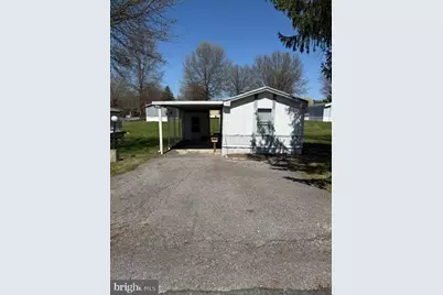 1585 Pin Oak Dr, Chambersburg, PA 17202 - Photo 1