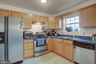 828 Essex Cir, Greencastle, PA 17225 - Photo 9