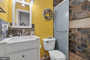 824 Woodlawn Dr, Chambersburg, PA 17201 - Photo 33