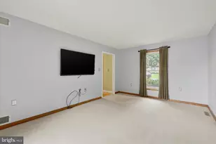 760 Franklin Square Dr, Chambersburg, PA 17201 - Photo 3