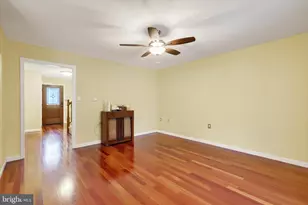 760 Franklin Square Dr, Chambersburg, PA 17201 - Photo 9